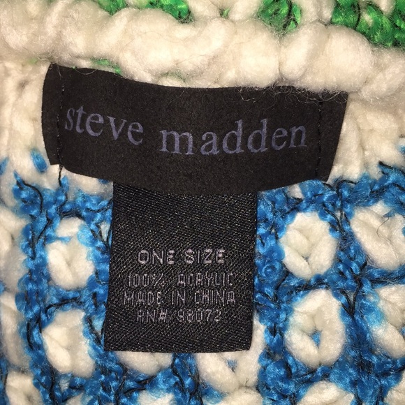 Steve Madden infinity scarf - Picture 3 of 4